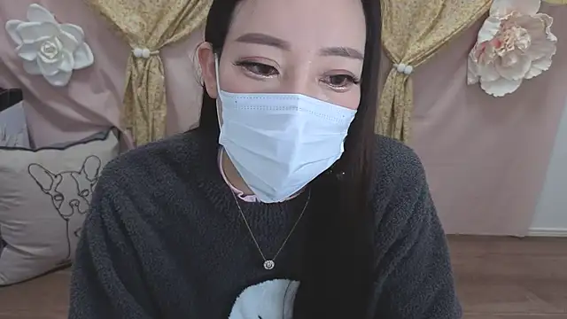 Snapshot of Ema_japanese chatting on 02-12-25, 11:09 Ema japanese online show from 02-12-25, 11:09