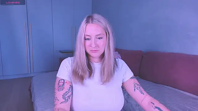 Snapshot of Oh_mylissa chatting on 06-14-26, 02:24 Oh mylissa online show from 06-14-26, 02:24