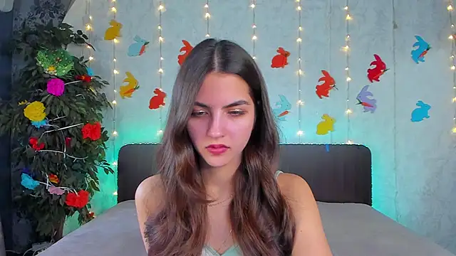 Milana Crystal  online show from 04-17-26, 12:30