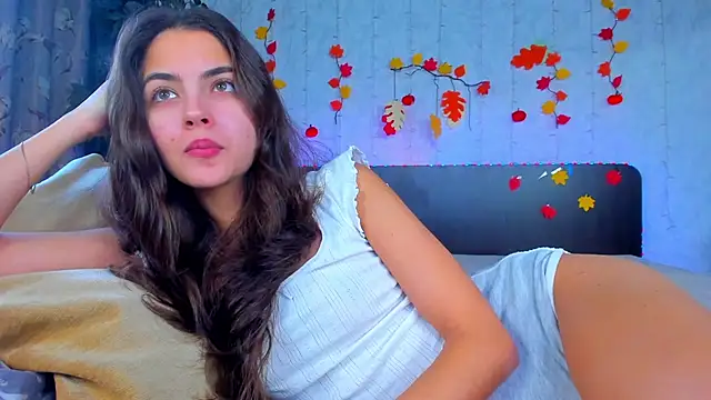 Milana Crystal  online show from 10-27-25, 08:04