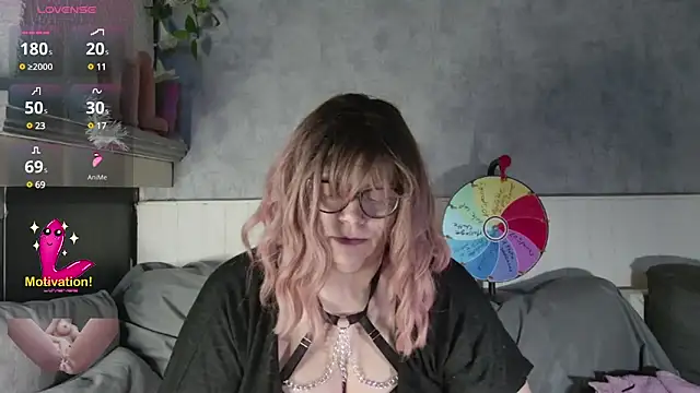 Snapshot of Lola-squirt chatting on 01-06-25, 10:58 Lola-squirt online show from 01-06-25, 10:58