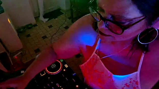 Lola-squirt online show from 10-31-25, 10:16