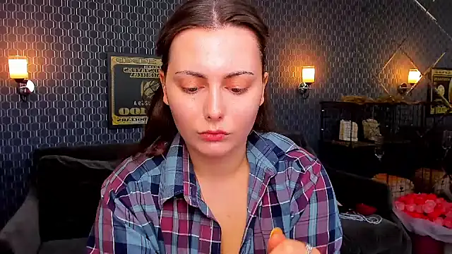 Snapshot of _extraterrestrial_ chatting on 10-18-25, 03:14  extraterrestrial  online show from 10-18-25, 03:14