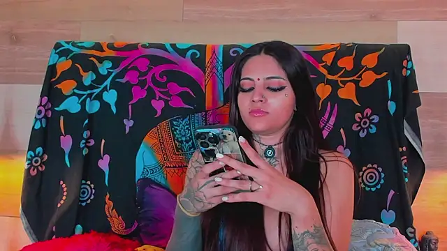 Cori Paige online show from 10-24-25, 01:48