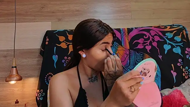 Cori Paige online show from 12-22-25, 11:05