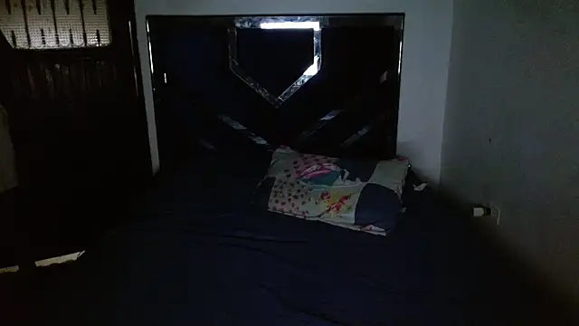 MiguelAngelxl online show from 10-06-25, 12:23