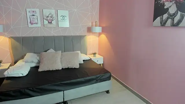 Snapshot of zara__sweet chatting on 12-20-25, 01:36 zara sweet online show from 12-20-25, 01:36