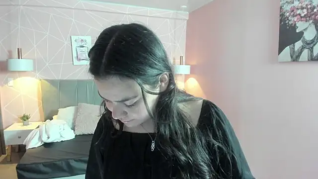 Snapshot of zara__sweet chatting on 10-31-25, 01:41 zara sweet online show from 10-31-25, 01:41