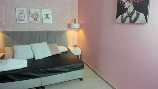 Snapshot of zara__sweet chatting on 02-19-26, 01:19 zara sweet online show from 02-19-26, 01:19