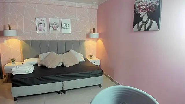 Snapshot of zara__sweet chatting on 10-25-25, 12:39 zara sweet online show from 10-25-25, 12:39