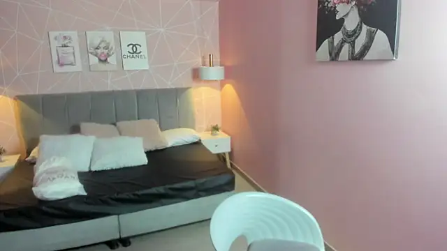 Snapshot of zara__sweet chatting on 02-12-26, 12:27 zara sweet online show from 02-12-26, 12:27