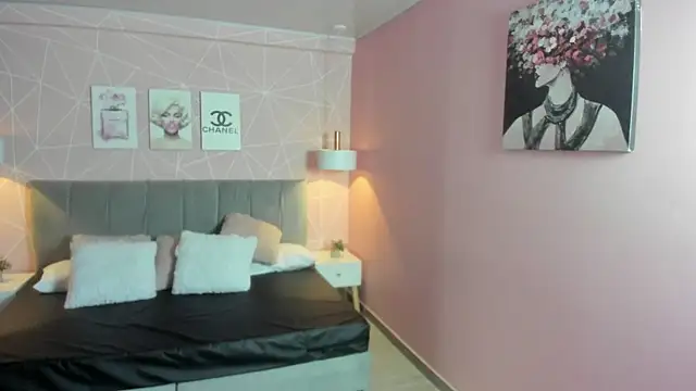 Snapshot of zara__sweet chatting on 02-13-26, 12:49 zara sweet online show from 02-13-26, 12:49