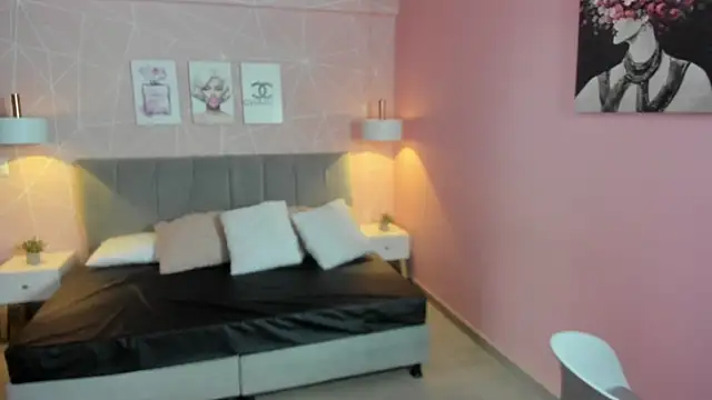 Snapshot of zara__sweet chatting on 02-28-26, 01:33 zara sweet online show from 02-28-26, 01:33