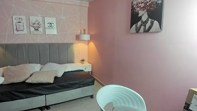 Snapshot of zara__sweet chatting on 10-30-25, 01:31 zara sweet online show from 10-30-25, 01:31