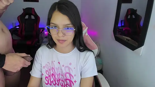 jessi and boy online show from 12-15-25, 07:09