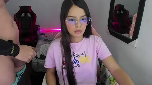 jessi and boy online show from 12-22-25, 05:02