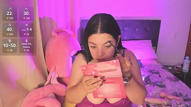 Kylie2211 online show from 06-09-26, 02:12