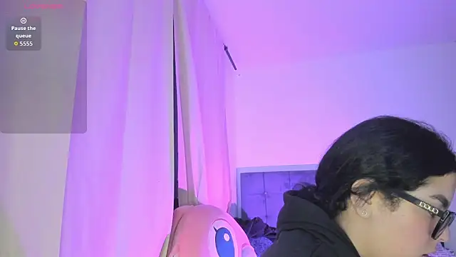 Kylie2211 online show from 06-11-26, 01:16