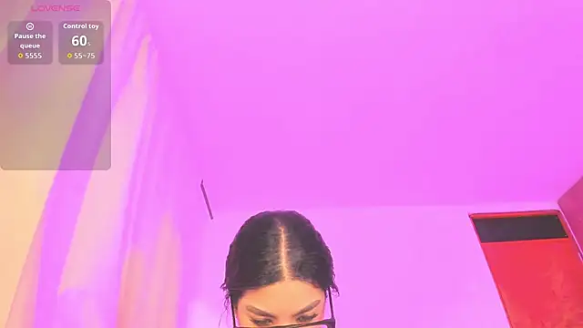 Kylie2211 online show from 05-08-26, 04:38