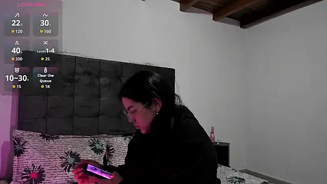 Kylie2211 online show from 11-14-25, 10:13