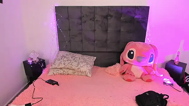 Kylie2211 online show from 10-24-25, 03:16