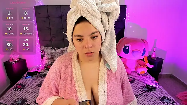 Kylie2211 online show from 10-29-25, 01:59