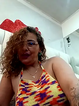 Snapshot of Maylin_Saenz chatting on 10-02-25, 05:11 Maylin Saenz online show from 10-02-25, 05:11