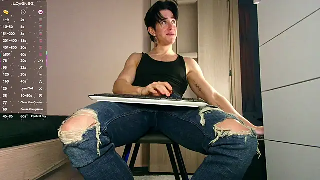 ChristianLevine  online show from 01-13-26, 05:39