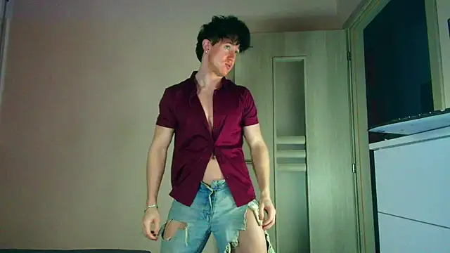ChristianLevine  online show from 07-10-26, 05:46
