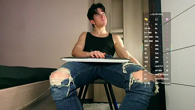 ChristianLevine  online show from 01-06-26, 04:11