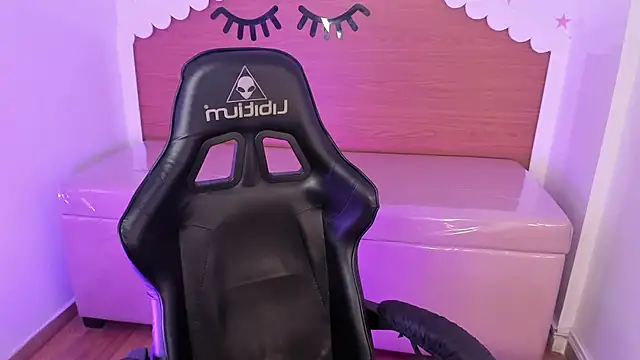 carlie mayer v online show from 09-16-25, 04:13