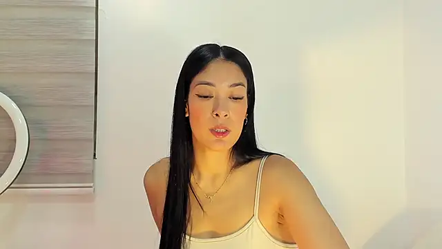 bella hadid1  online show from 02-25-26, 02:45