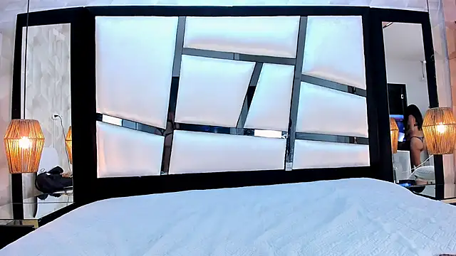 LiaObrien online show from 02-19-26, 09:23