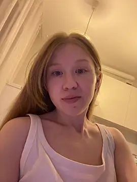 Snapshot of Eva_Weyne chatting on 07-19-26, 09:00 Eva Weyne online show from 07-19-26, 09:00