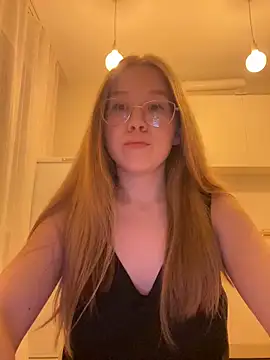 Eva Weyne online show from 10-28-25, 08:19