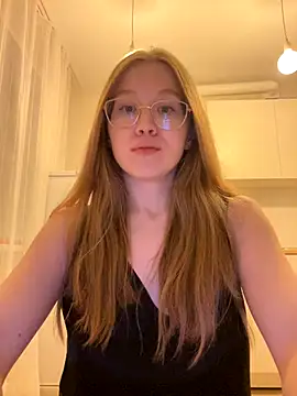 Eva Weyne online show from 10-26-25, 08:09