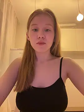 Snapshot of Eva_Weyne chatting on 07-31-26, 10:07 Eva Weyne online show from 07-31-26, 10:07