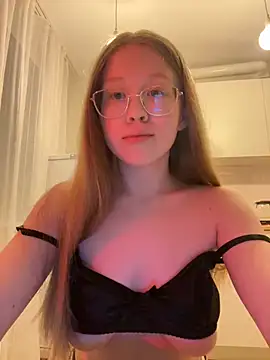 Eva Weyne online show from 02-27-25, 03:26