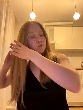 Eva Weyne online show from 10-01-25, 06:01