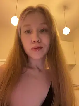 Snapshot of Eva_Weyne chatting on 06-24-26, 09:34 Eva Weyne online show from 06-24-26, 09:34