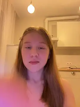 Snapshot of Eva_Weyne chatting on 04-28-26, 09:19 Eva Weyne online show from 04-28-26, 09:19
