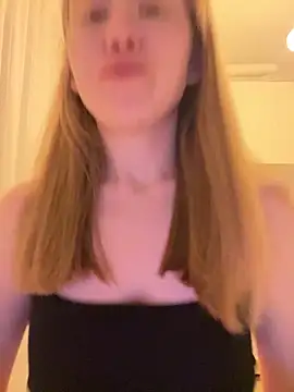 Snapshot of Eva_Weyne chatting on 05-26-26, 08:51 Eva Weyne online show from 05-26-26, 08:51