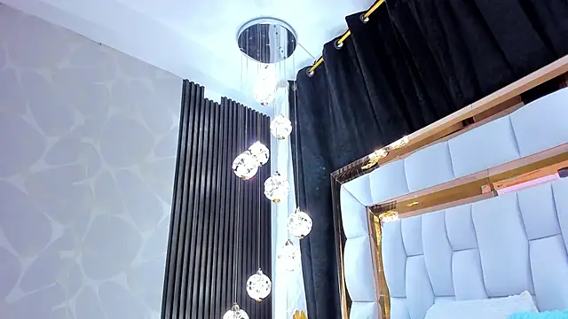 Snapshot of SarayRoyse chatting on 02-07-26, 07:44 SarayRoyse online show from 02-07-26, 07:44