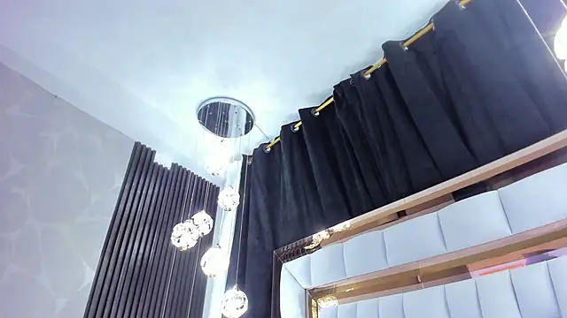 Snapshot of SarayRoyse chatting on 10-05-25, 07:37 SarayRoyse online show from 10-05-25, 07:37