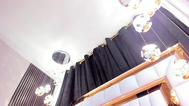 Snapshot of SarayRoyse chatting on 03-07-25, 10:21 SarayRoyse online show from 03-07-25, 10:21