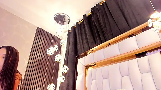 Snapshot of SarayRoyse chatting on 03-22-25, 07:20 SarayRoyse online show from 03-22-25, 07:20