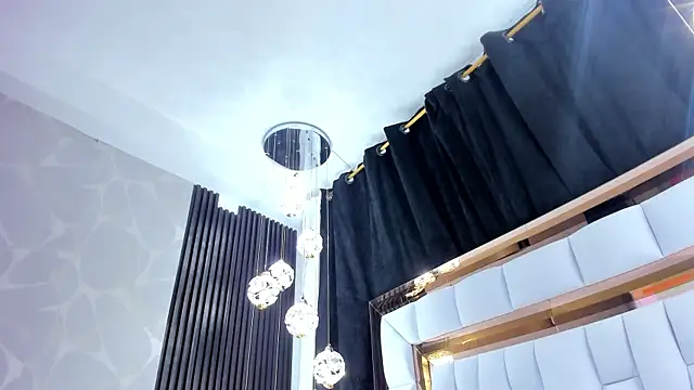 Snapshot of SarayRoyse chatting on 09-20-25, 07:41 SarayRoyse online show from 09-20-25, 07:41