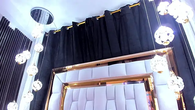 Snapshot of SarayRoyse chatting on 01-16-26, 07:29 SarayRoyse online show from 01-16-26, 07:29