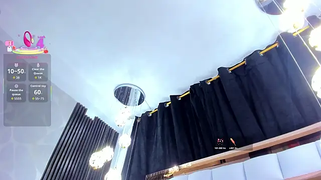 Snapshot of SarayRoyse chatting on 10-29-25, 07:35 SarayRoyse online show from 10-29-25, 07:35