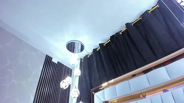 SarayRoyse online show from 12-20-25, 07:17